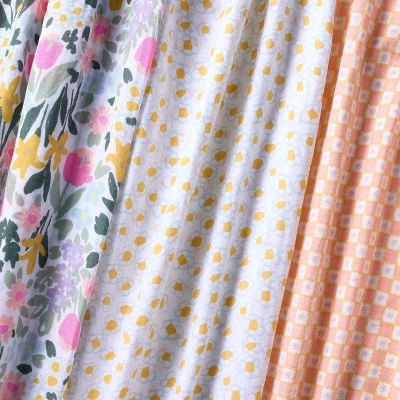 Muslin Swaddle Baby Blanket - Painterly Floral - 3pk - Cloud Island™ 4 Muslin Swaddle Baby Blanket - Painterly Floral - 3pk - Cloud Island™ - Image 2